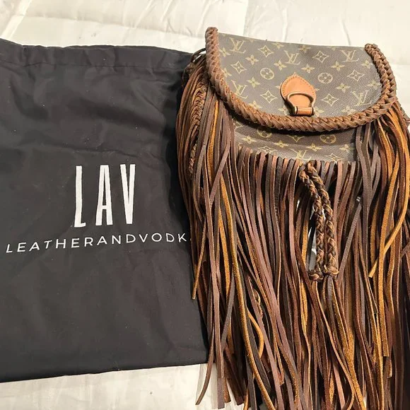 Louis Vuitton AUTHENTIC Saint Cloude - Picture 1 of 4